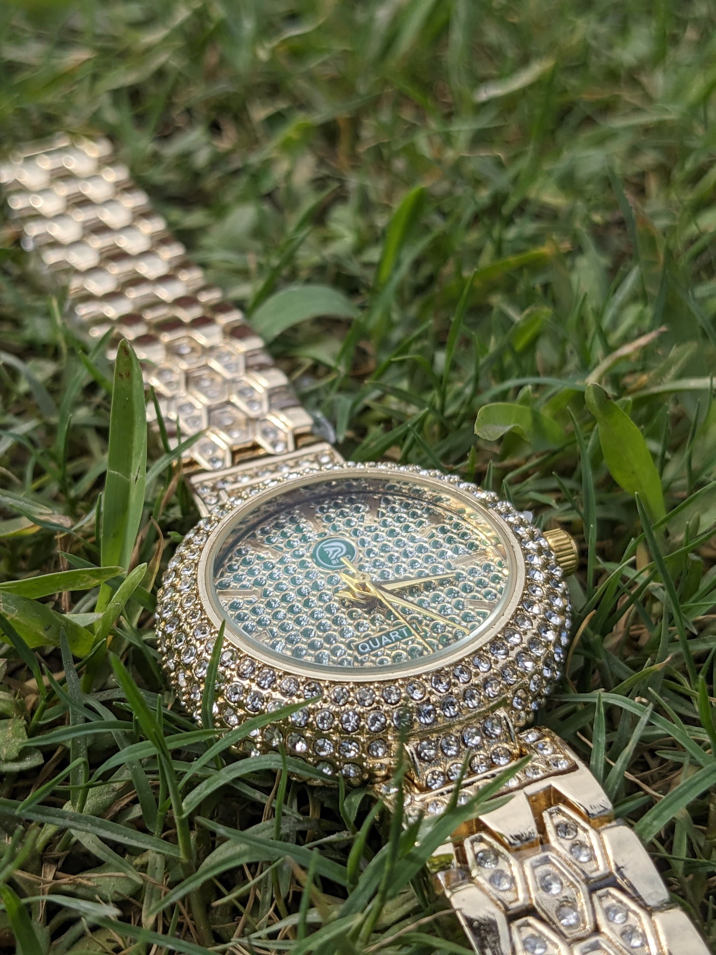 Luxury Golden Diamond-Style Women's Watch