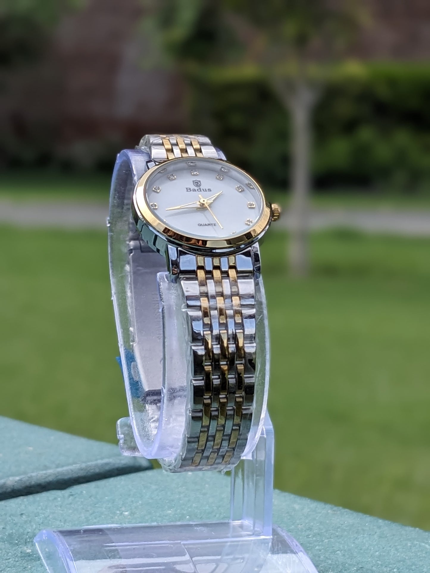 Elegant Badus Quartz Wristwatch for Women
