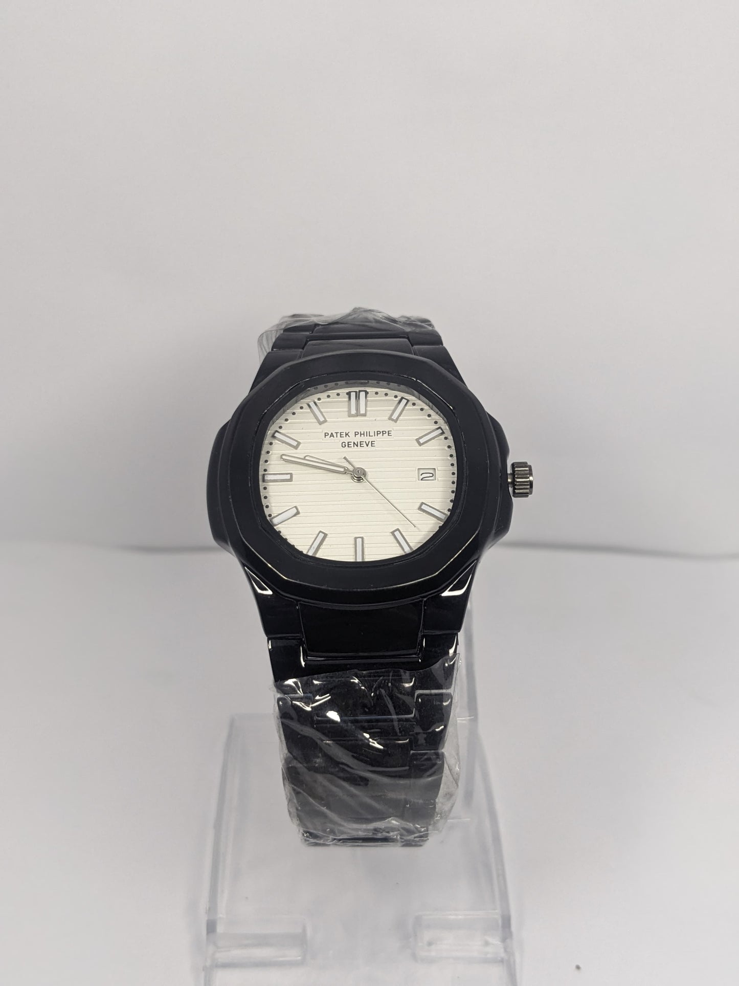 Luxury Patek Philippe Nautilus Style Men's Watch – Black & Silver Dial