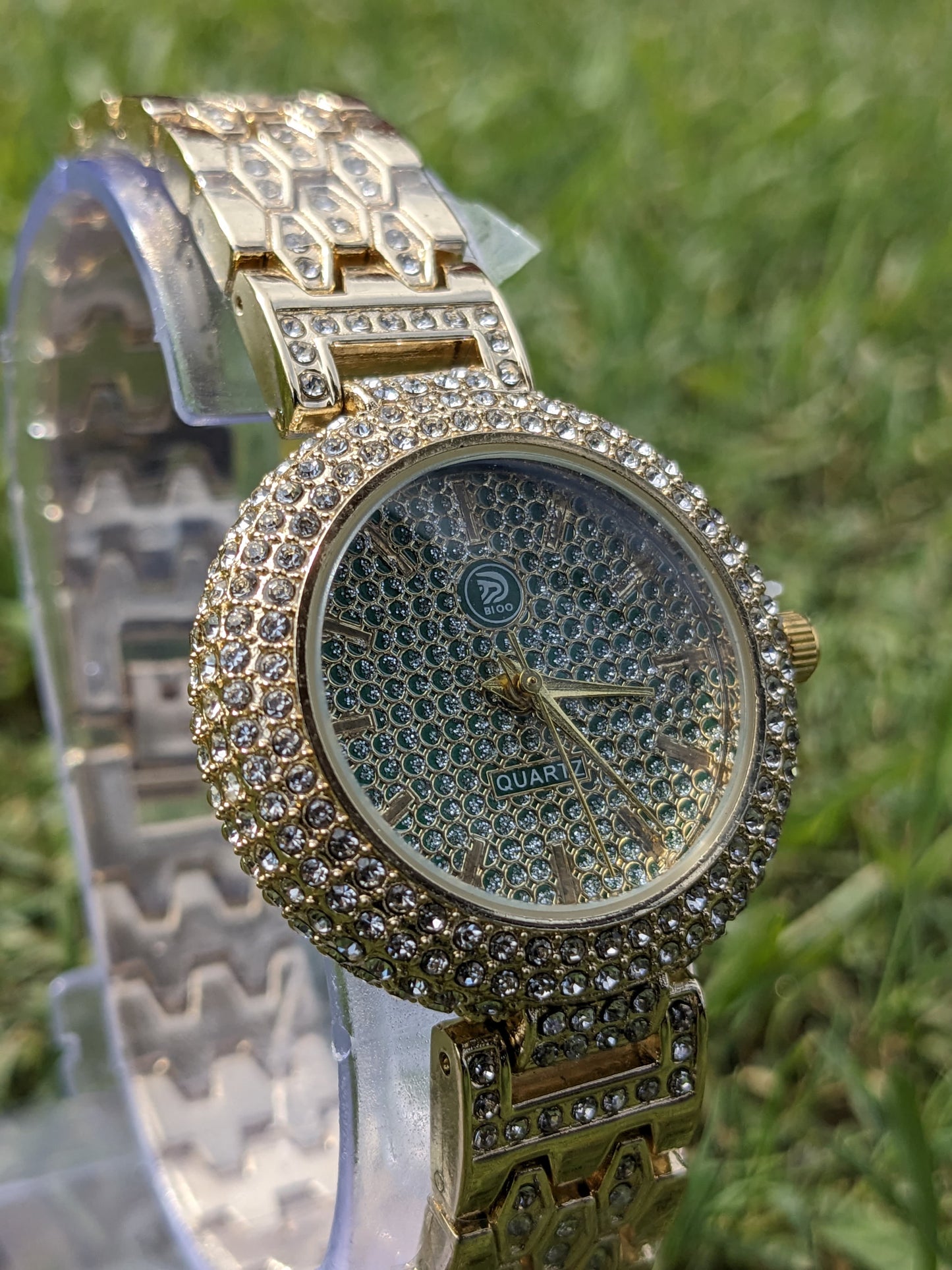 Luxury Golden Diamond-Style Women's Watch