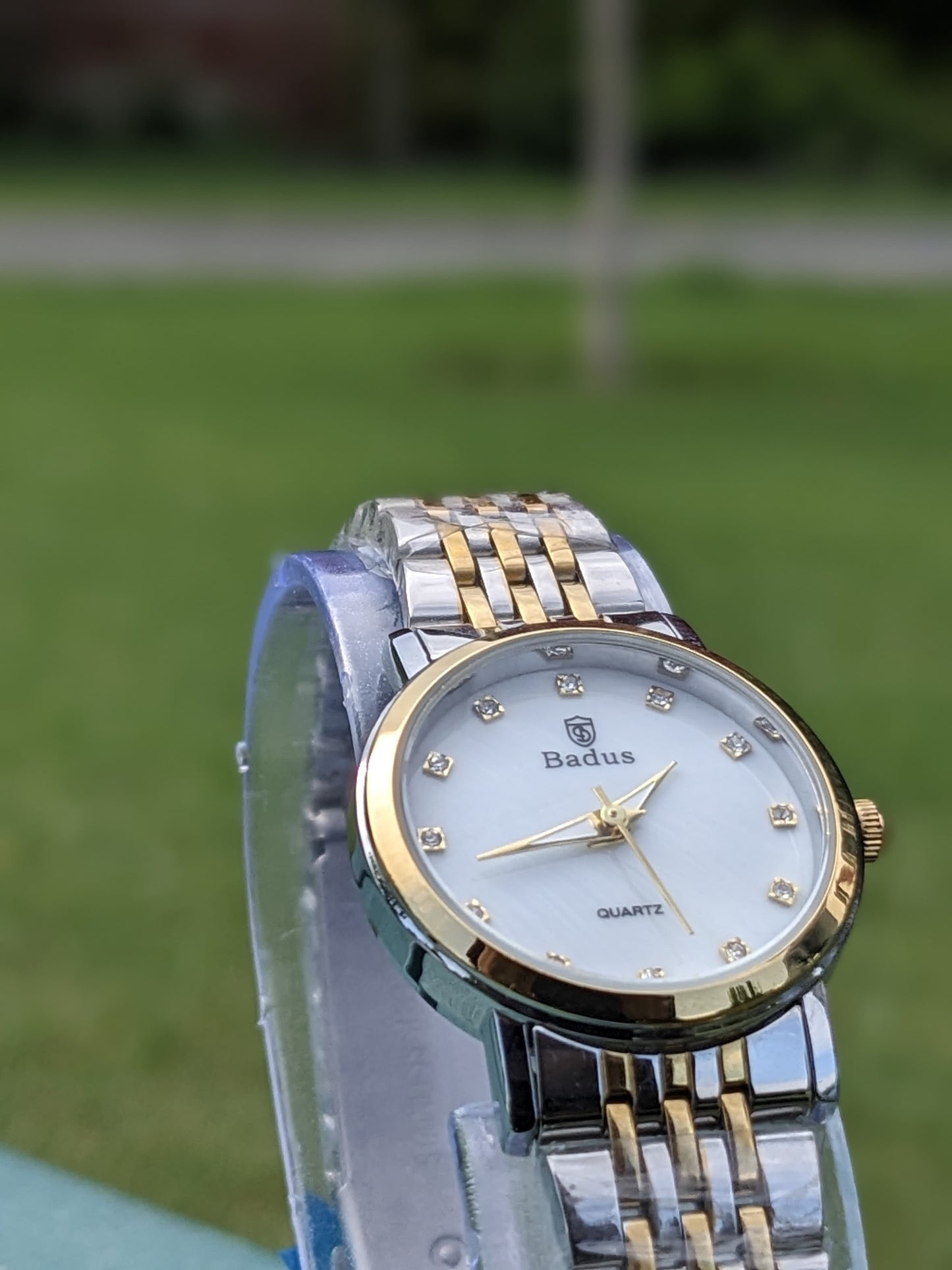 Elegant Badus Quartz Wristwatch for Women