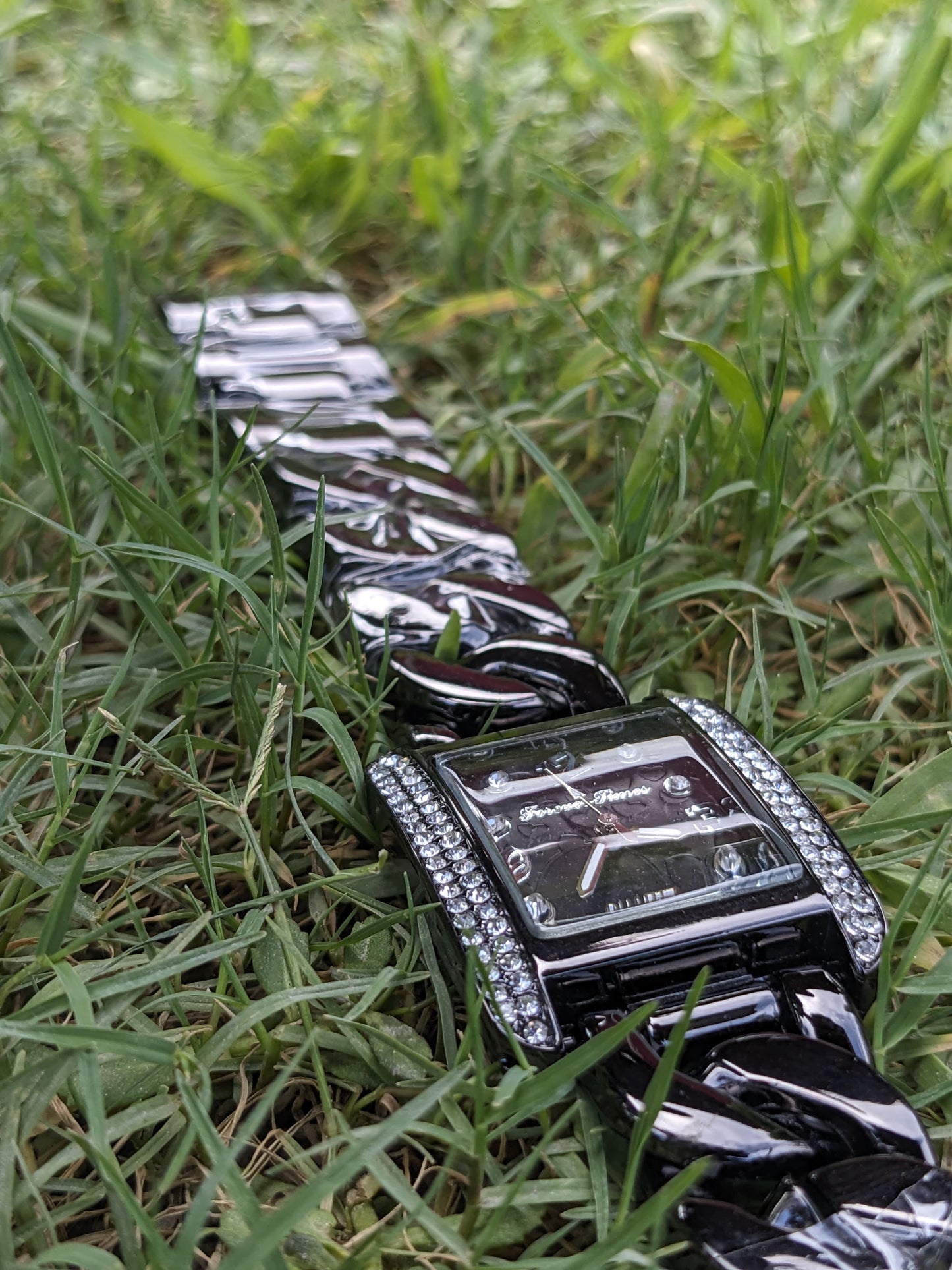 Elegant Black Chain Women's Watch with Crystal Accents